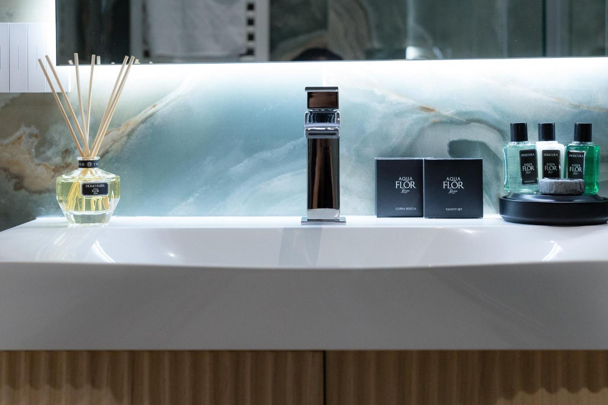 Le Cinque Lampade Florence Suites ภายนอก รูปภาพ